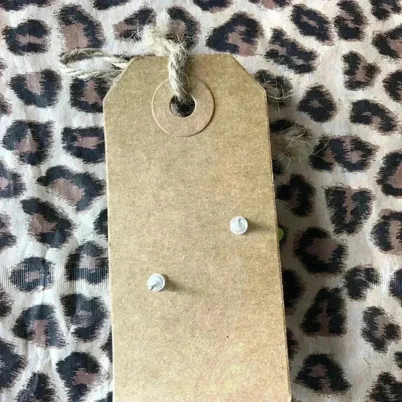 Handmade Bright Green Flower Earrings NEW - Picture 2 of 2